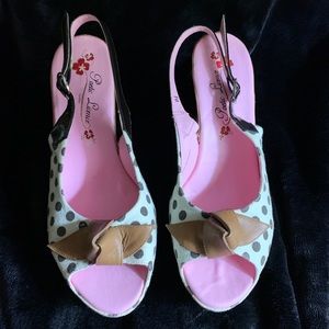 Vintage style polka dot sling back heels